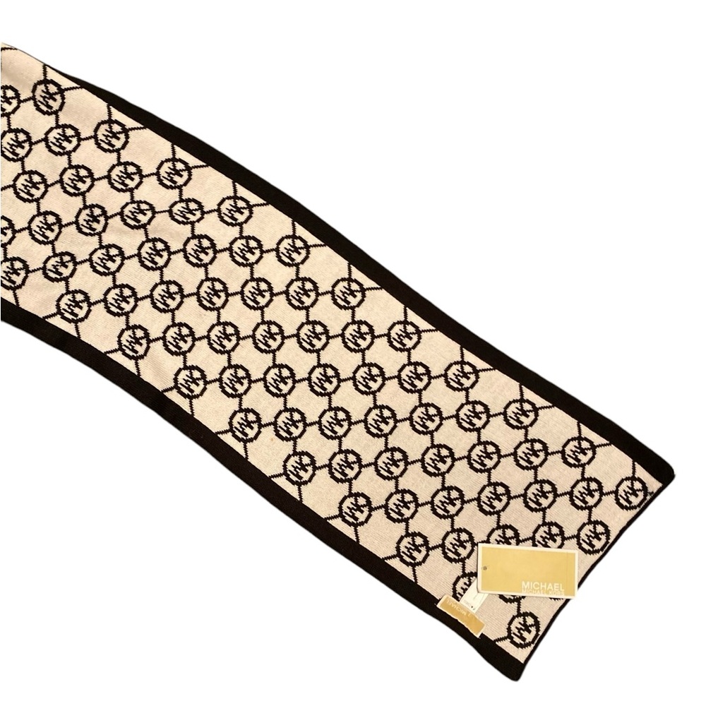 Authentic Michael Kors Set Logo Women's 2 Color Scarf Black White and hat - Picture 5 of 7